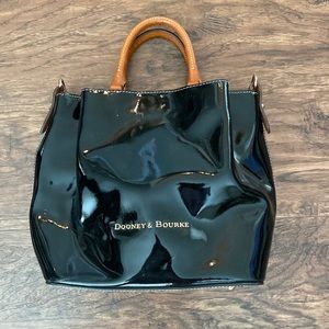 Black leather Dooney & Bourke Crossbody bag with detachable strap